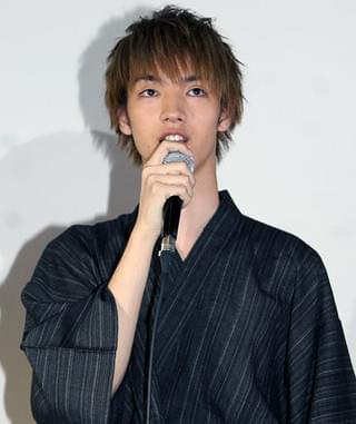 高杉真宙、1日遅れの七夕の願いは自宅の漫喫化「1万冊目指します」