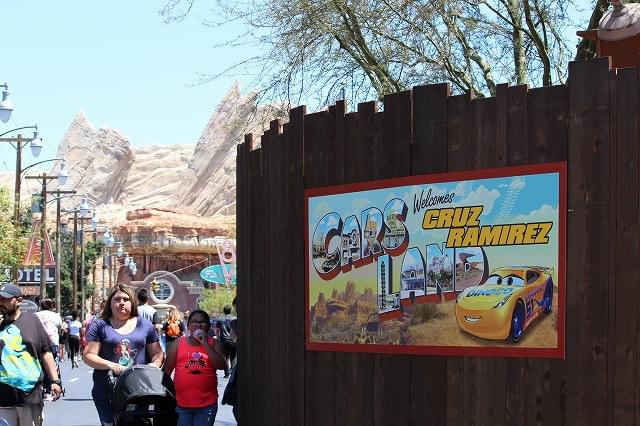 映画の街並みをそのまま再現！「カーズランド」完全レポート