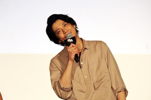 会場の笑いを誘った小栗旬