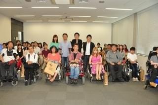 リリー・フランキー、「パーフェクト・レボリューション」で演じた“本人”を前に過去を暴露