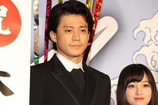 山田孝之、実写「銀魂」初日にエリザベスの着ぐるみで登場！「断わりゃよかった」