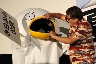 山田孝之、実写「銀魂」初日にエリザベスの着ぐるみで登場！「断わりゃよかった」