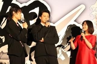 山田孝之、実写「銀魂」初日にエリザベスの着ぐるみで登場！「断わりゃよかった」