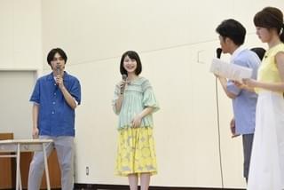 浜辺美波＆北村匠海、石狩南高校を訪問！ 生徒950人に“キミスイ”をアピール
