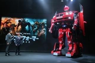 世界に1台？全長4mのリアル「トランスフォーマー」車両が日本上陸！