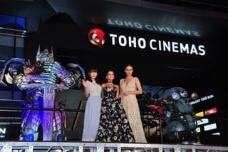 「トランスフォーマー」Wヒロインが来日！ジャパンプレミアでファン2500人と対面