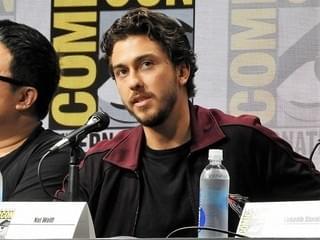 【コミコン2017】ハリウッド版「デスノート」主演、自作デスノートに「スラスラ書けた」