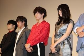 間宮祥太朗、主演映画初日舞台挨拶で“コメディアン”ぶりを発揮！