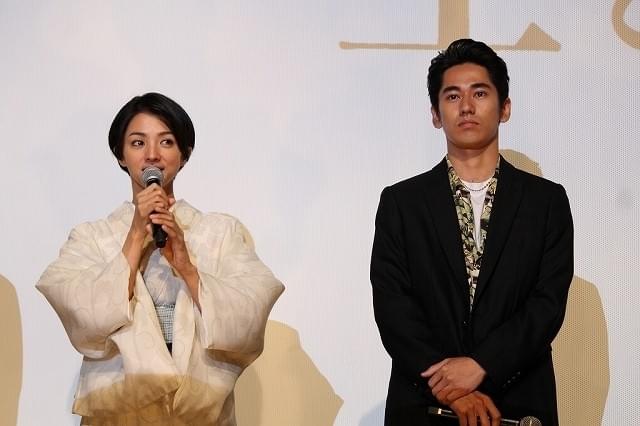 満島ひかりは“女優になるために生まれた” 永山絢斗と共演「海辺の生と死」封切り