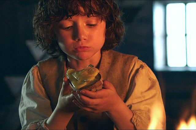 アニメ版の名場面を彷彿 実写映画「ハイジ」新たな場面写真が公開