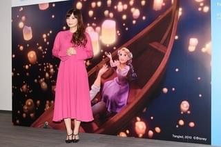 ラプンツェル名場面を再現した特別展示スタート！しょこたん太鼓判「黄金体験できる」