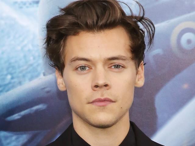 世界一美しい目とアゴの男性セレブはハリー・スタイルズ！総合1位は……