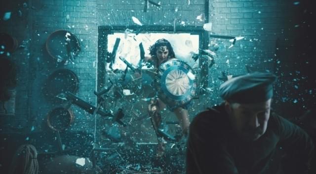 「ワンダーウーマン」本編バトル映像公開！テーマ曲に乗せて屈強な兵士を一掃