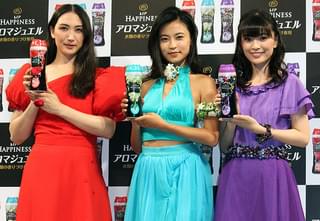 香椎由宇、2年以上ぶりの公の場に「楽しい経験でした」とランウェイで笑顔