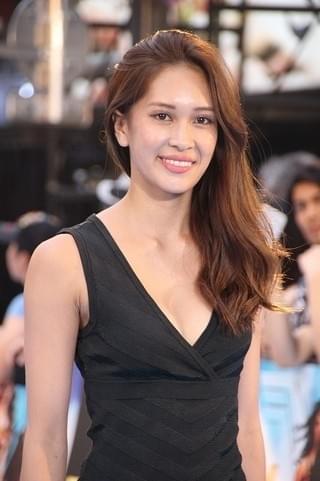 乃木坂46白石麻衣、「ワンダーウーマン」監督からダイヤモンド付きティアラを受贈