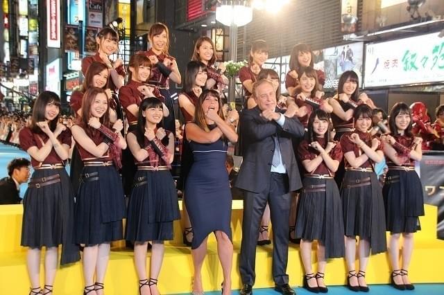 乃木坂46白石麻衣、「ワンダーウーマン」監督からダイヤモンド付きティアラを受贈