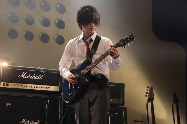 村上虹郎「ニドナツ」劇中曲を生演奏 加藤玲奈の新加入は「ウェルカムです」