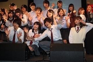 村上虹郎「ニドナツ」劇中曲を生演奏 加藤玲奈の新加入は「ウェルカムです」