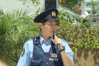 横山だいすけ、“うたのおにいさん”の本領発揮！ペンギンの前で“ペンギンの歌”披露