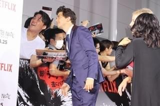 ナット・ウルフ、再来日をファンに約束！ アンガ田中は“デスノート”の標的に？