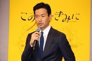 竹野内豊、偏屈な数学講師役との共通点は心にぽっかりとあいた“穴”!?