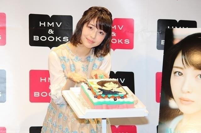 取材に応じた浜辺美波