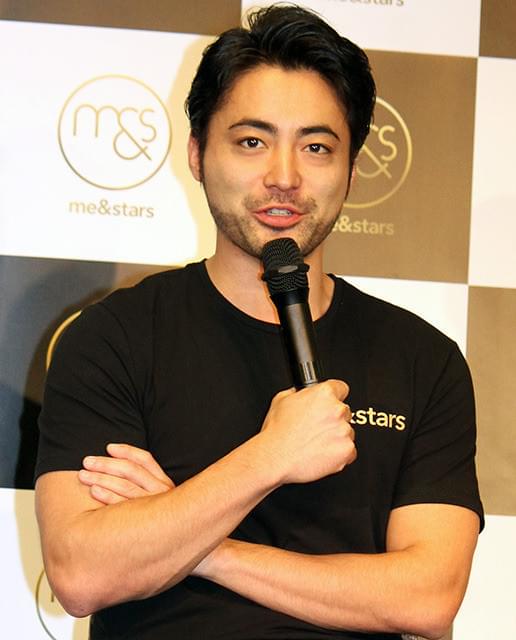 会見した山田孝之