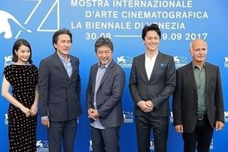 是枝裕和監督「三度目の殺人」に喝さい ベネチアの反応に福山雅治も安堵