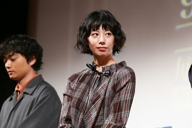 「予兆 散歩する侵略者」で夫婦役の夏帆＆染谷将太、黒沢清監督の現場で驚いたこととは？
