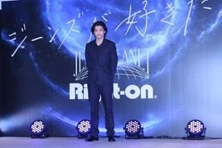 小栗旬「昔ケミカルジーンズ履いてた」“デニムのスペシャリスト”と意気投合