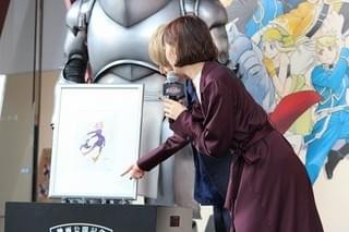 本田翼「興奮しっぱなし」の“ハガレン展”で本郷奏多のコメント力を絶賛