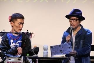 リリー・フランキー「パーフェクト・レボリューション」でキス初挑戦！でも「2時間泣いた」