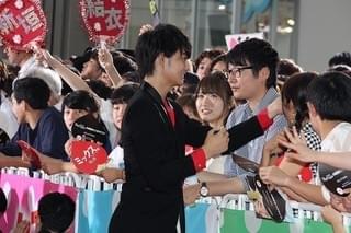 新垣結衣＆瑛太ら「ミックス。」キャストのファンサービスに観客1000人が熱狂！