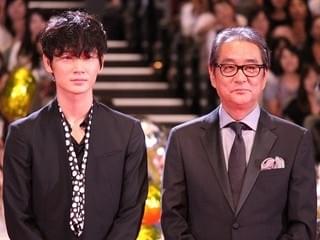 西島秀俊、二宮和也主演映画でまさかのハプニング「右手がずっと燃えていた」