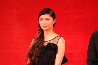 西島秀俊、二宮和也主演映画でまさかのハプニング「右手がずっと燃えていた」