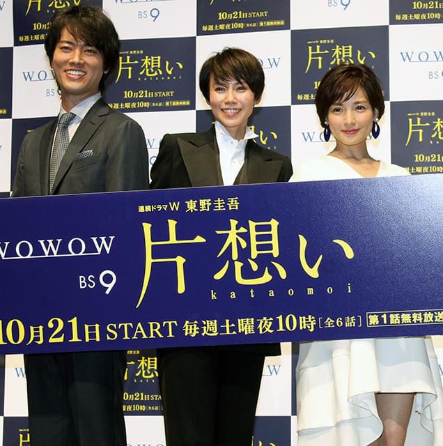 徹底した役作りで作品に 臨んだ中谷美紀(中央)