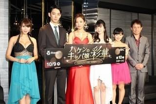 “キャバ嬢”夏菜が公開接客に挑戦！ 岡本夏美は客の暴走にタジタジ