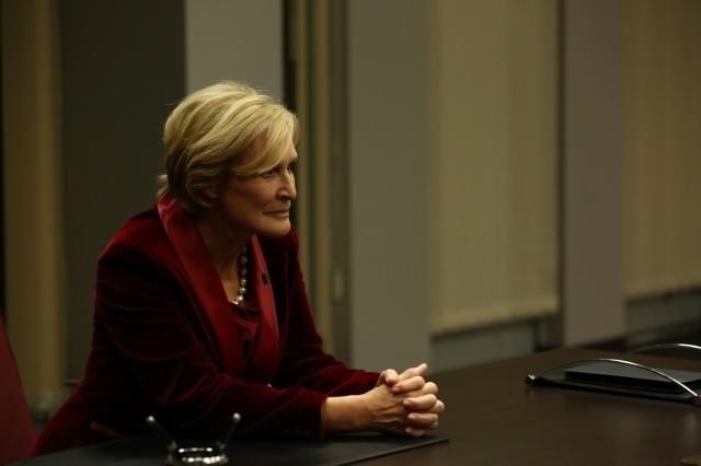 7つ子を徹底的に追いつめる！「セブン・シスターズ」グレン・クローズが語る“悪役論”