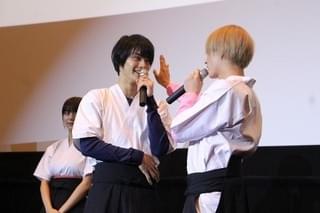 池田エライザ、中尾暢樹＆前山剛久の“男同士のバックハグ”に胸キュン！