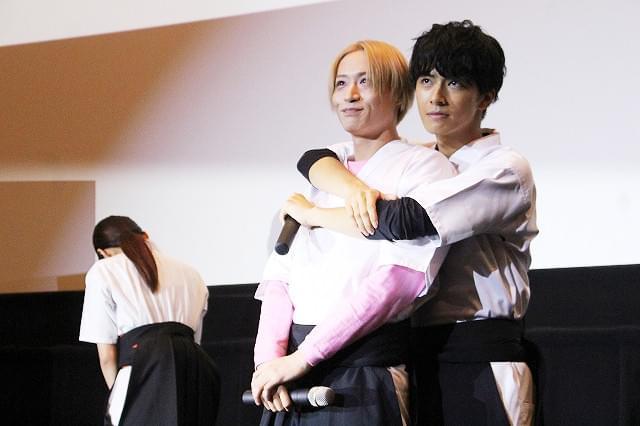 池田エライザ、中尾暢樹＆前山剛久の“男同士のバックハグ”に胸キュン！