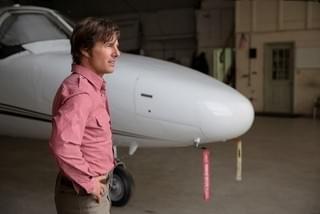 トムの日記念！お尻丸出しサービスショットを収めた「バリー・シール」本編映像公開