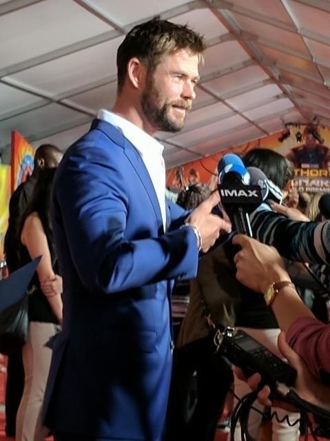 クリス・ヘムズワース、「マイティ・ソー」最新作プレミアでアベンジャーズ愛がさく裂！