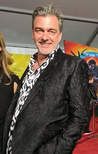 クリス・ヘムズワース、「マイティ・ソー」最新作プレミアでアベンジャーズ愛がさく裂！