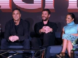 クリス・ヘムズワース「今回のハルクが大好き」にマーク・ラファロがデレデレ