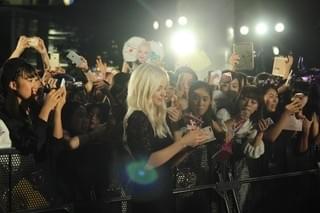 「ディセンダント2」ダブ＆ソフィア、ファン300人にキスの嵐「アイシテマス」