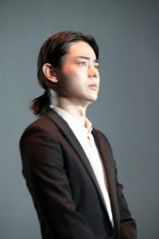 菅田将暉、関空からヘリで移動！「火花」プレミアのため釜山から駆けつける