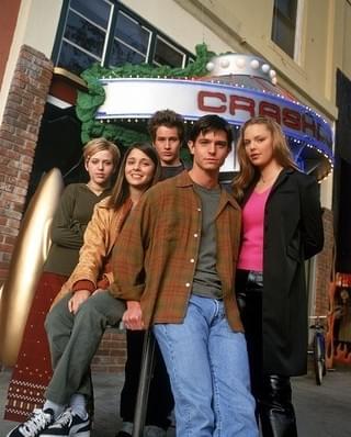 「ロズウェル 星の恋人たち」がリブート