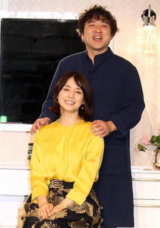 ムロツヨシ、“妻”石田ゆり子にデレデレ「ウチのゆり子です」