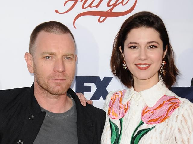 ユアン・マクレガーが妻と破局 メアリー・エリザベス・ウィンステッドとキス