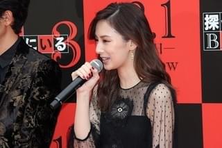 大泉洋「探偵はBARにいる3」レッドカーペットでトーク止まらず！